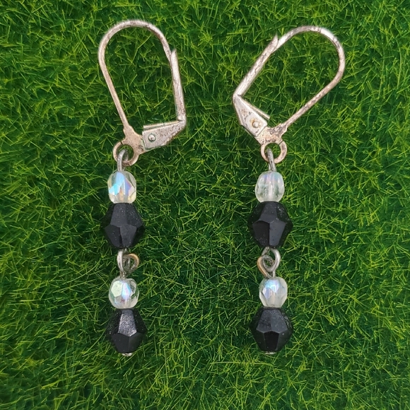 Aurora Borealis Crystal Dangle Earrings E1018 - Picture 1 of 2